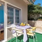 Apartament Bikaca *